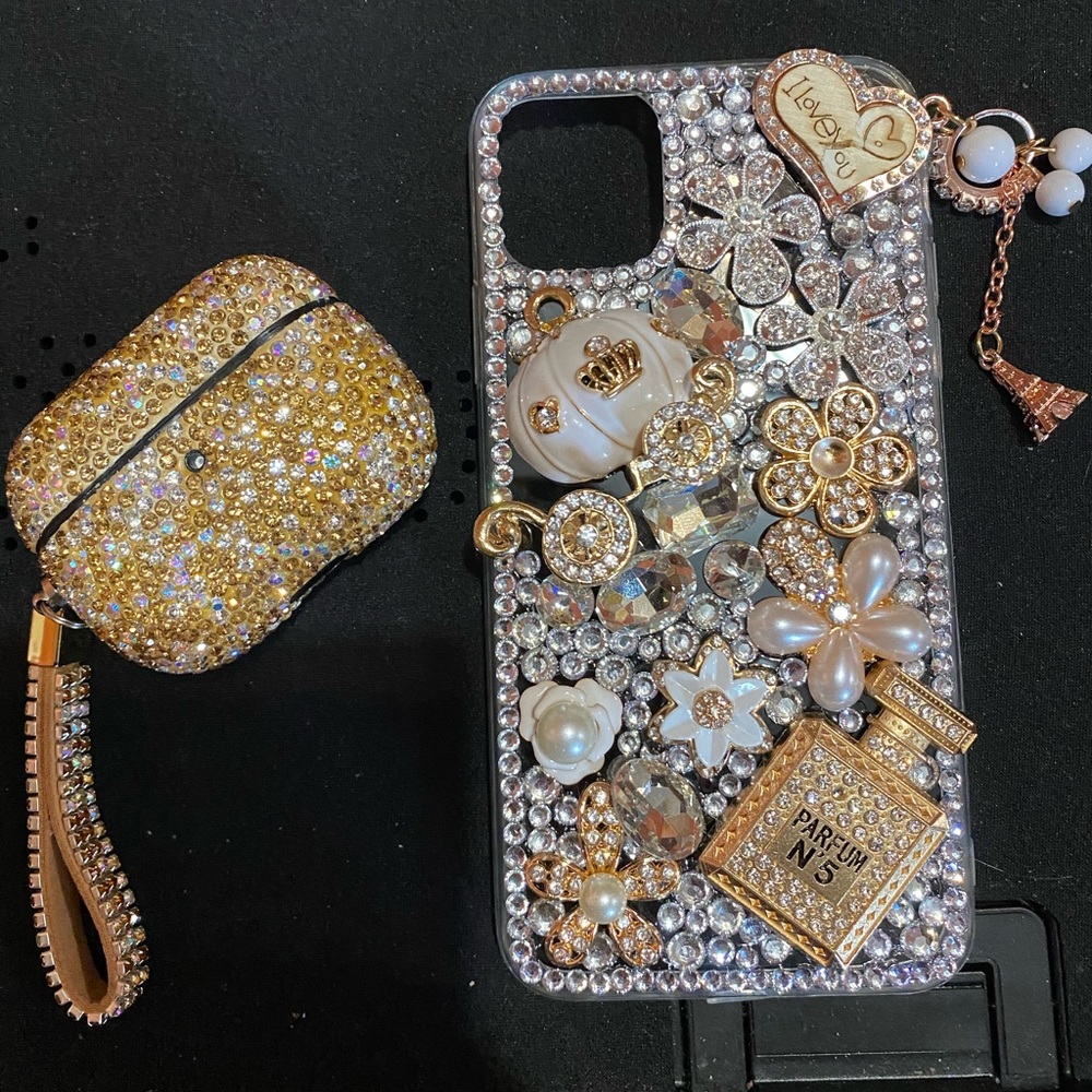 Fashionable iPhone 11 Pro Max & Airpod pro case